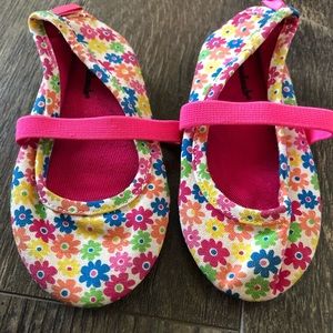 EUC Sz 5 Geranimals 70’s Floral Print Boho Mary Jane Flats Shoes